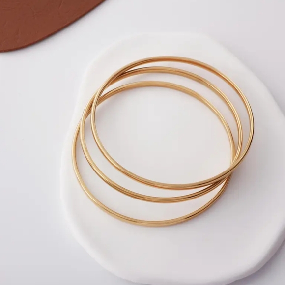 18 KT Gold Over Titanium Bangle Set - Picture 3 of 3